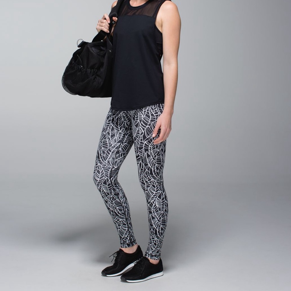 LULULEMON Wunder Under Pretty Palm Angel Wing